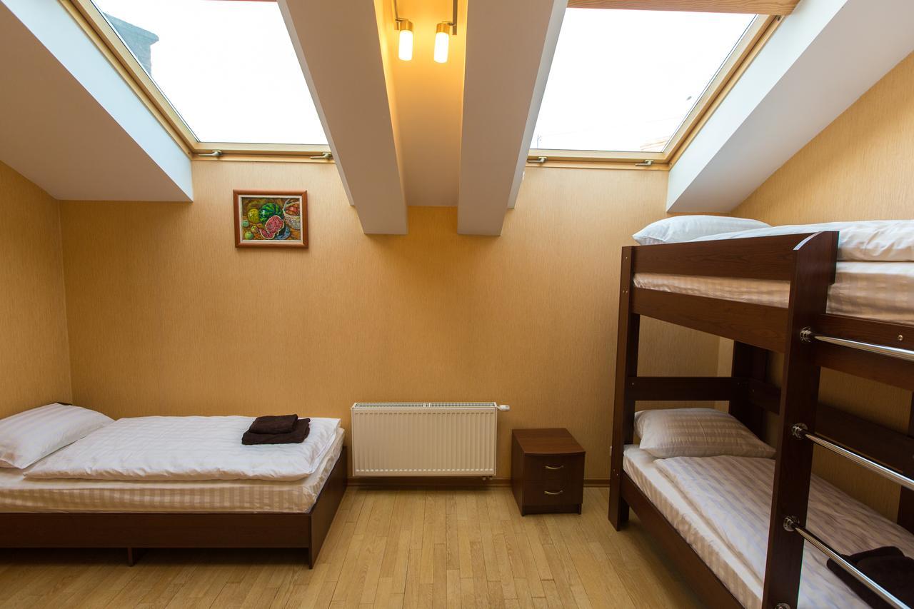 10 Rooms Lviv Eksteriør bilde
