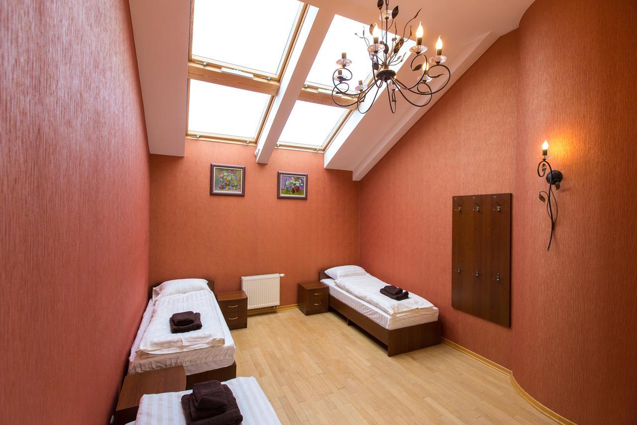 10 Rooms Lviv Eksteriør bilde