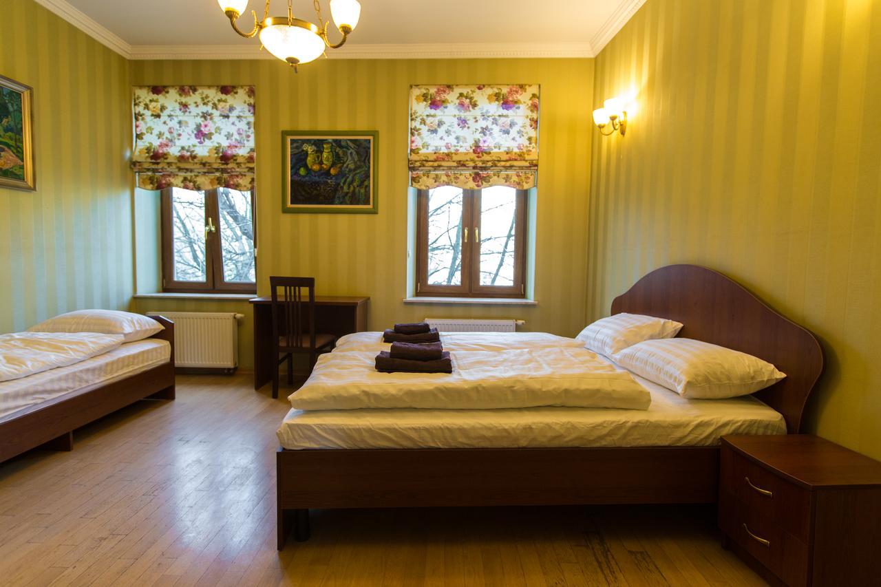 10 Rooms Lviv Eksteriør bilde