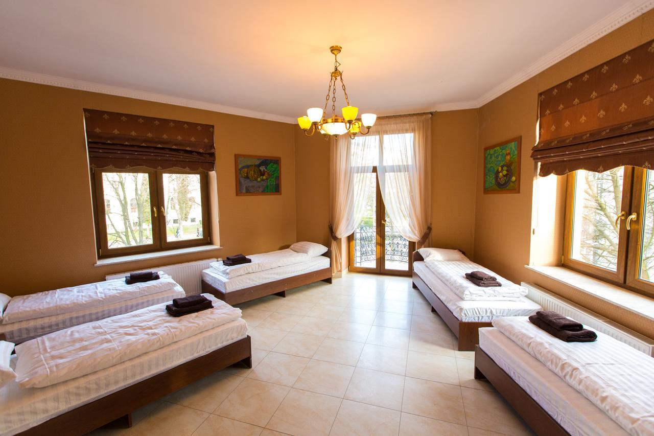 10 Rooms Lviv Eksteriør bilde