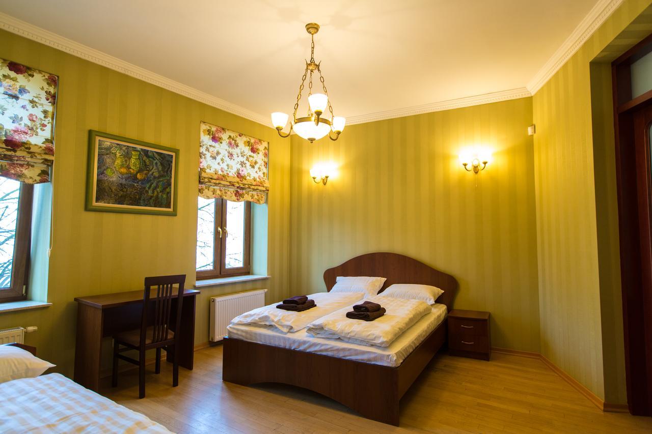 10 Rooms Lviv Eksteriør bilde
