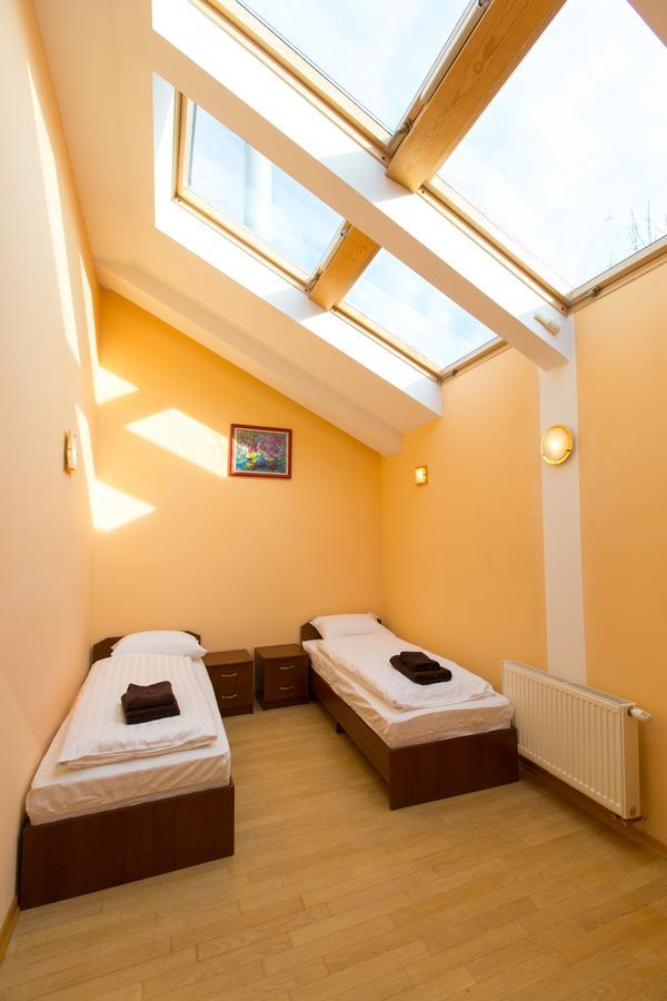 10 Rooms Lviv Eksteriør bilde
