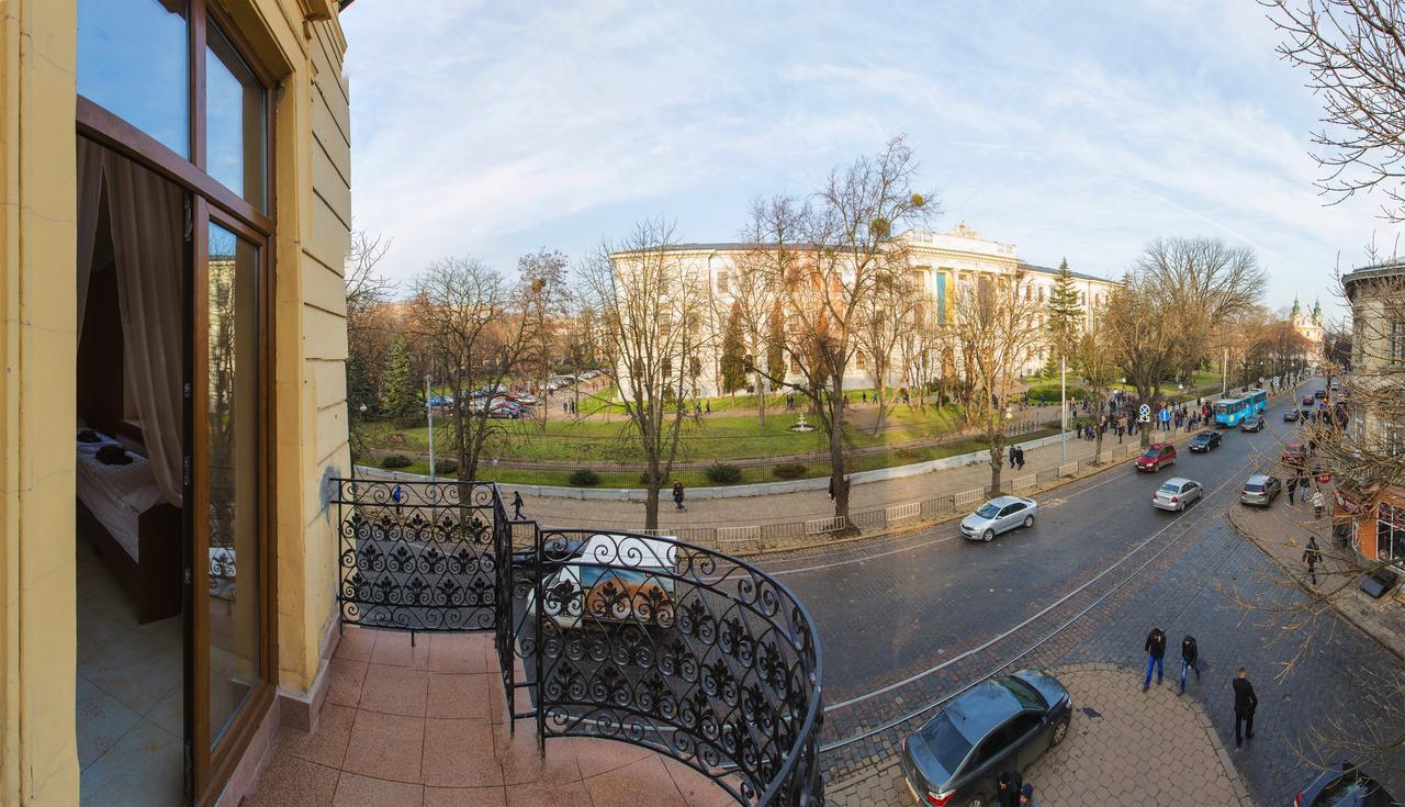 10 Rooms Lviv Eksteriør bilde