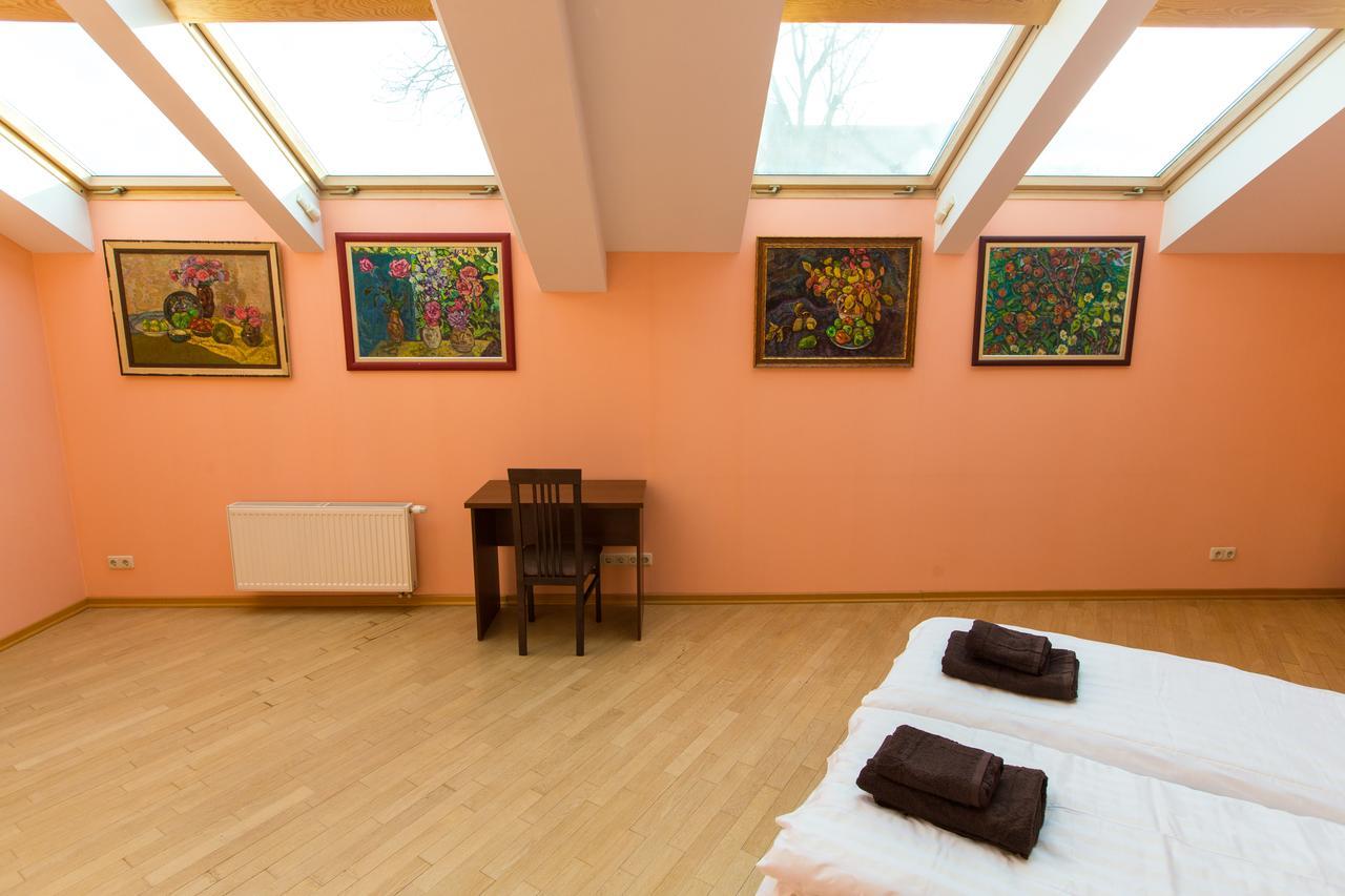 10 Rooms Lviv Eksteriør bilde