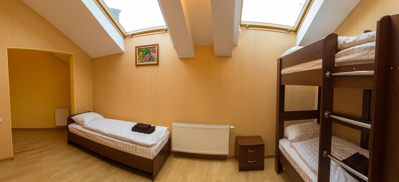 10 Rooms Lviv Eksteriør bilde